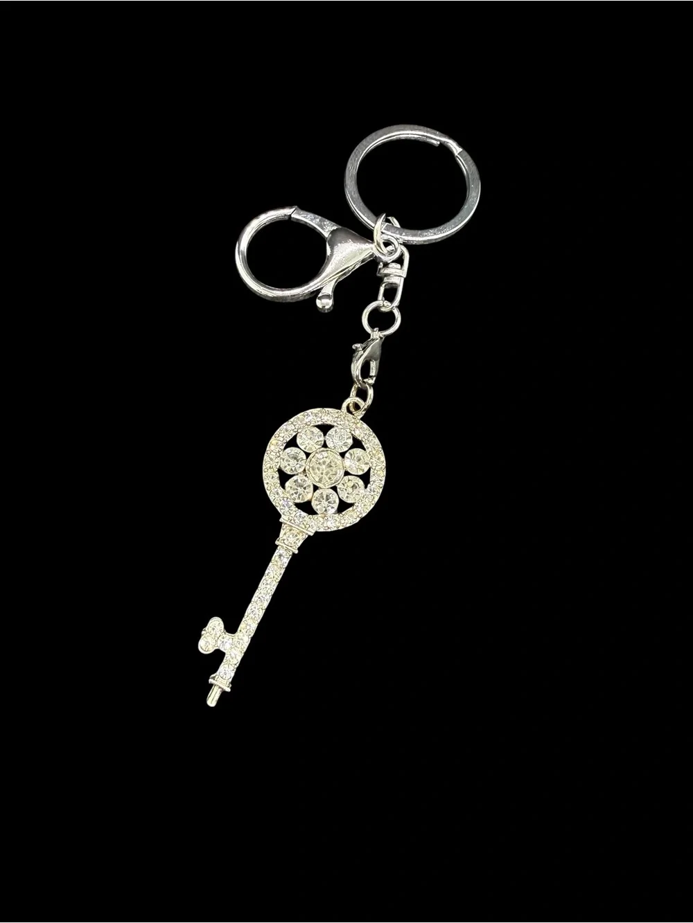 🏷️‼️5/$25🏷️‼️🗝️Silver-Tone Crystal Key Charm Keychain/Bag Charm/NWOT🗝️